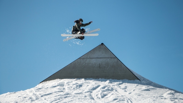 三亿体育官方网站入口室外健身路径乒乓球台